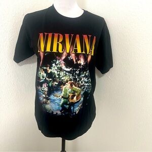 Nirvana Live in Concert Photo T-Shirt Unisex Small Black Graphic Streetwear